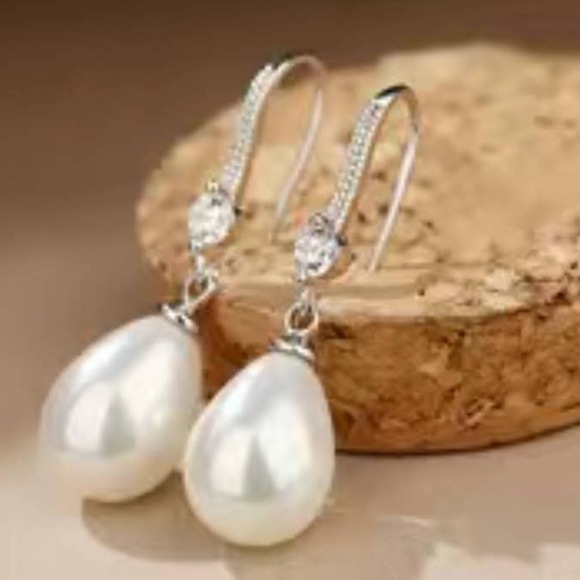 White Water Drop Imitation Pearl Shape Earrings Dangle - Picture 5 of 8